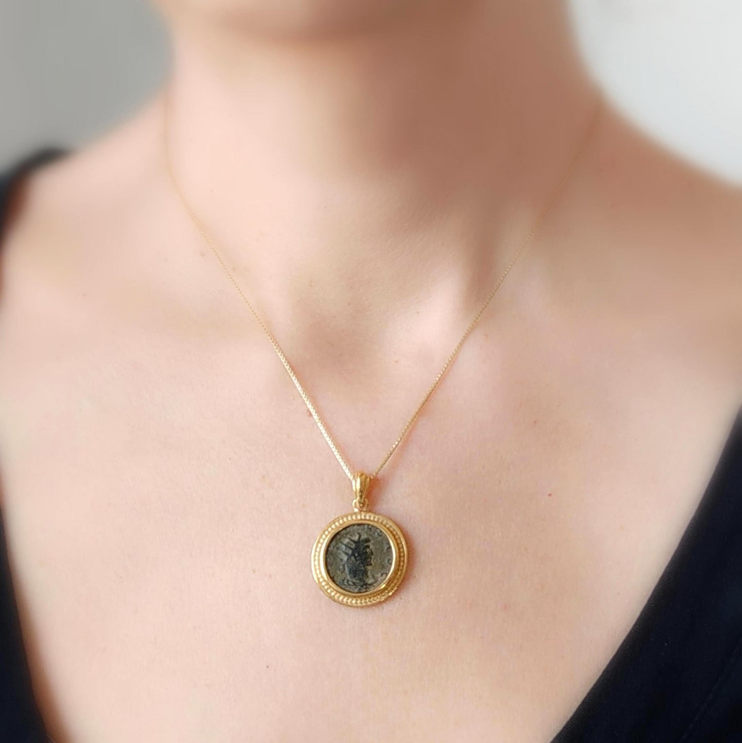 Genuine Roman Coin Pendant, Emperor Gallienus Roman Coin Necklace, Ancient Coin Necklace, Vintage Antique Gold Coin Pendant, Vintage Jewelry